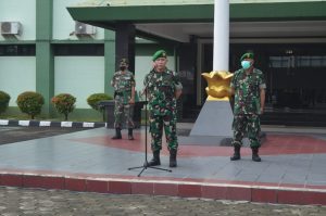 Dandim 0505/Jakarta Timur Pimpin Apel Gabungan Di Awal Bulan Ramadhan