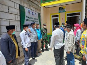 Danramil 02/TB Dampingi Walikota Jakarta Barat Resmikan Bantuan Bedah Rumah Dhuafa di Kalianyar