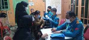 Serbuan Vaksinasi Usai Salat Tarawih di Gelar Koramil 06/Cakung