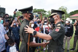 Pangdam Pattimura Lantik 313 Prajurit, Ibu Hens : Terima Kasih Bapak Kasad