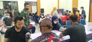 Antusias Warga Cipinang Muara Datangi Lokasi Serbuan Vaksinasi Lanjutan