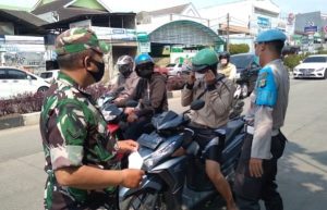 Jajaran Polsek Pamulang OPS Yustisi Agar Warga Tetap Patuhi Prokes