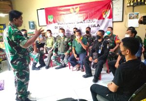 Tingkatkan Kamtibmas, Babinsa Koramil 03/Pasar Rebo, Ciracas Gelar Komsos