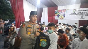 Artis Youtubers Nyambangi Polsek Cengkareng, Bukber Bersama dan Nyantuni Anak Yatim Piatu Dan Kaum Dhuafa