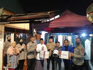 Polda Metro Jaya Gelar Vaksinasi di Kediaman Bapak H Budi Prihantono di Kel. Tanjung Barat Jagaraksa Jakarta Selatan