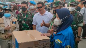 Peduli Terhadap Warganya, Dandim 0505/Jakarta Timur Berikan Bantuan Korban Kebakaran