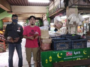 Jelang Idul Fitri, Personel Sat Reskrim Polres Jakarta Barat, Lakukan Pengecekan Ketersediaan Stok Minyak Goreng
