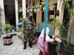 Gandeng Linmas, Babinsa Semanggi Cek Prokes Pada PTM di SD Muhamadiyah 23