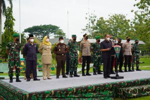 Danrem 071/Wijayakusuma Hadiri Upacara Pengantar Tugas Satgas Pamwil Obvitnas PT. Freeport Indonesia Yonif 405/SK