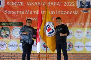 Sekjen DPP FWJ Indonesia Serahkan SK Korwil Jakbar