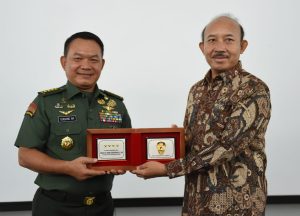 Beri Kuliah Inspiratif, Rektor Universitas Pertamina Sebut Kasad Pemimpin Yang Best of The Best