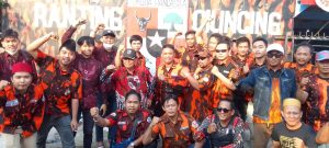 MPC Pemuda Pancasila Jakut Apresiasi Kinerja Ketua Ranting Cilincing Pengurus dan anggota Ranting Pemuda Pancasila Kelurahan Cilincing, dan Ketua Ranting Cilincing Ariel Gunawan (Topi Peci)