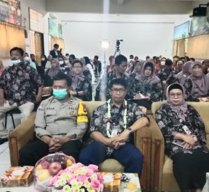 Acara Pengukuhan dan Penetapan Alumni Secara Daring Dengan Room Sentral Diruang Aula SMPN 127