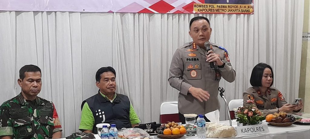 Kapolres Metro Jakarta Barat, Ngopi Bareng Warga di Pos RW 02 Kelurahan Pekojan Kecamatan Tambora