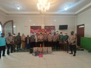 Bhakti Sosial Dalam Rangka Peringatan Hari Bhayangkara ke 76 Tahun 2022 Polsek Cilincing Jakarta Utara