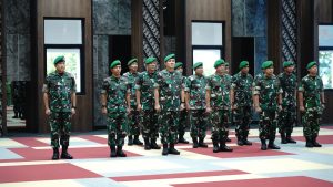 Wakil Kepala Staf Angkatan Darat Menerima Laporan Kenaikan Pangkat 18 Pati TNI AD