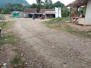 Memperihatinkan di 4 Desa kecamatan Muncang, Berharap Dari Pemerintah Dapat Memperbaiki Jalan