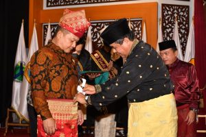 Kasad Diberi Gelar Datuk dan Menjadi Anggota Kehormatan Lembaga Adat Melayu Jambi