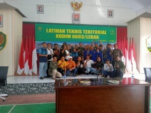 Dandim 0603/Lebak Letkol Arh Erik Novianto Ngobrol Sambil Ngopi Bareng Awak Media