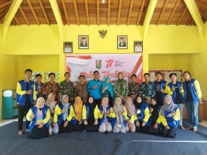 Tutup KKN Di Desa Boncong, Babinsa Koramil 0811/12 Bancar Tuban Beri Motivasi Kepada Mahasiswa