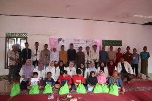 Mahasiswa dan Siswi KKN Kelompok 80 Mengadakan Santunan Anak Yatim di Masjid Cibunar
