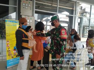Babinsa Koramil 02/TB Kodim 0503/JB Monitoring Giat Semarak Bulan BIAN di Kel Duri Utara