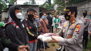 Polsek Pagedangan Peduli, Bagikan Baksos Sembako Untuk Warga Terdampak Kenaikan BBM