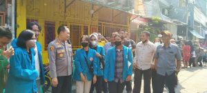 Kapolres Jakarta Barat Datangi Permukiman Penduduk, Warga Terima BLB