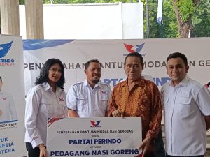 Bagikan Gerobak untuk Pedagang UKM, DPW Partai Perindo DKI Jakarta: Ini Adalah Komitmen dari Ketua Umum