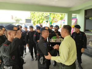 Berikan Keamanan Pada Warga, Personil Koramil Nguntoronadi Gelar Patroli Malam Hari