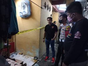 Polsek Cikande Dan Tim Inafis Polres Serang Lakukan Oleh TKP Gantung Diri