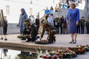 Lawatan ke Australia, Kasad Letakkan Karangan Bunga di  Australian War Memorial