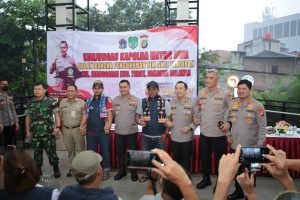 Kapolda Metro Jaya Mengukuhkan Tim Anti Tawuran di Kelurahan Manggarai Kecamatan Tebet Jakarta Selatan