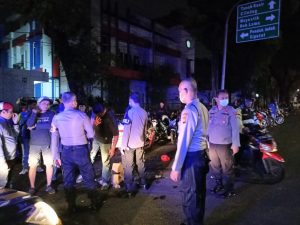 Antisipasi Gangguan Kamtibmas, Polsek Kebayoran Baru Bersama Tiga Pilar Menggelar Patroli