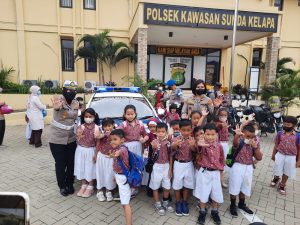Polisi Sahabat Anak, 25 Siswa TK Tunas Bangsa Muara Angke Kunjungi Polsek Sunda Kelapa