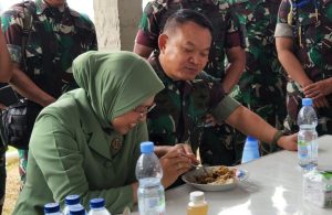 Peduli UMKM,  Kasad Nikmati Nasi Kuning dan Ketoprak