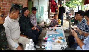 Pemasangan Pintu Pagar Akses Utama Lahan Kosong Milik PT RRA Di Cengkareng Timur Melalui Musyawarah.