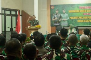 Danrem 074/Warastratama Ajak Prajurit Kodim Wonogiri Belajar Dari Filosofi Jam Dinding