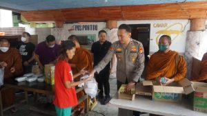 Kegiatan Baksos Pembagian Nasi Kotak DI Kolong Rawa Bebek Rw 10  Penjaringan Jakarta Utara