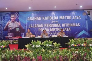 Kapolda memberikan arahan ke Satker Binmas Jajaran Polda Metro Jaya.