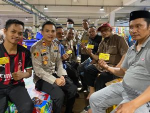 Polsek Kawasan Muara Baru Polres Pelabuhan Tanjung Priok Akp Debby Tri Andrestian, Melaksanakan Giat Jum’at Curhat