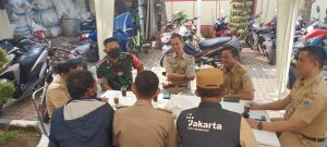 Bahas Situasi dan Kondisi Wilayah, Sertu Edi S Saragih Komsos Dengan ASN