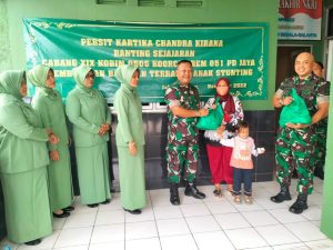 Koramil 04/Pulogadung Bersama Persit Kartika Chandra Kirana Ranting-5 Peduli Anak Stunting
