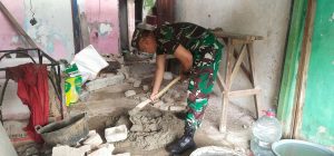 Program Babinsa Masuk Dapur, Koramil 08/Duren Sawit Bedah Rumah Warga