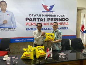 Peduli Gempa Cianjur, Partai Perindo Bagikan Ratusan Paket Sembako