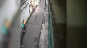 Aksi Pelaku Curanmor Milik Pekerja Bangunan Terekam Kamera CCTV Warga Di Jelambar
