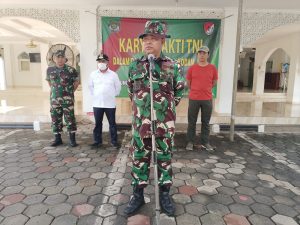 HUT Kodam Jaya ke 73, Koramil 01/Jatinegara Giat Karya Bakti Bersihkan Masjid Baitul Hakim