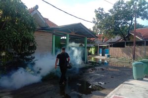 Pencegahan Demam Berdarah, Kodim 0505/JT Lakukan Fogging