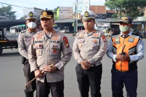Kapolres Tangsel Lakukan Ujicoba Rekayasa Arus Lalu Lintas di Perempatan Viktor Guna Mengurangi Kemacetan