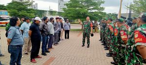 Apel Gabungan Tiga Pilar, Danramil 06/Cakung dan Kapolsek Cakung Giat PAM Malam Tahun Baru 2023